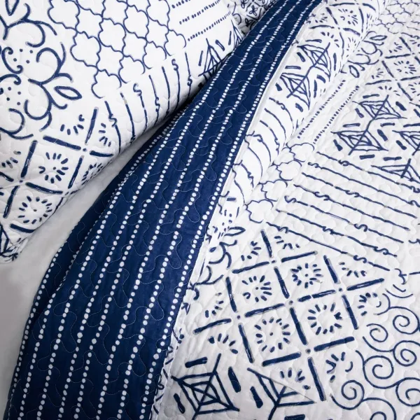 Balanced Cotton Polyester Quilt Bedding Set