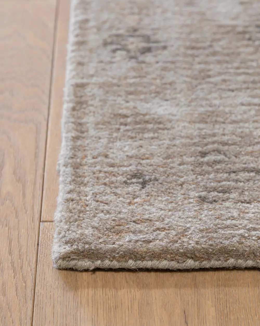 Refined Hand-Tufted Wool Area Rug