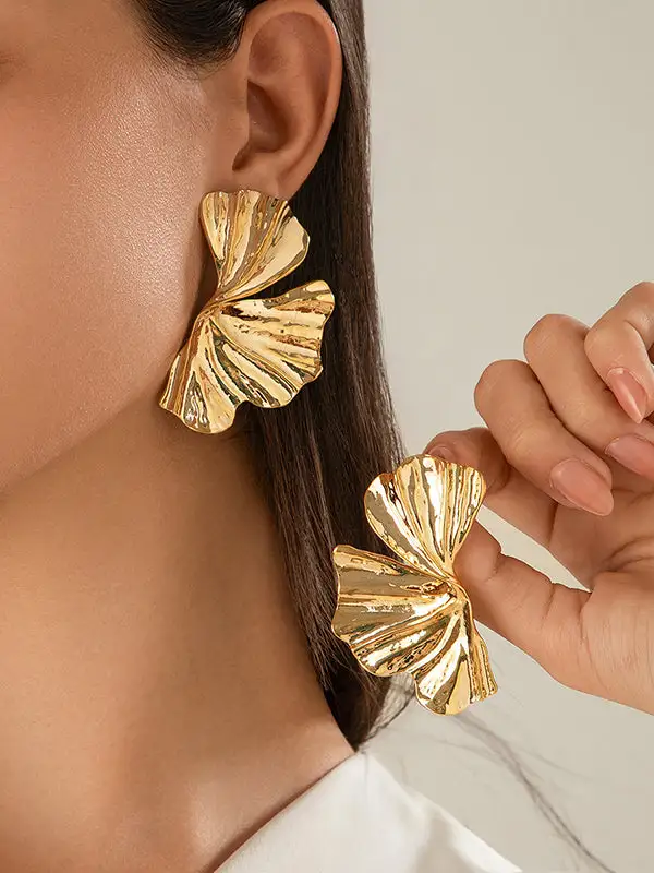 Curved Petal Accent Earrings