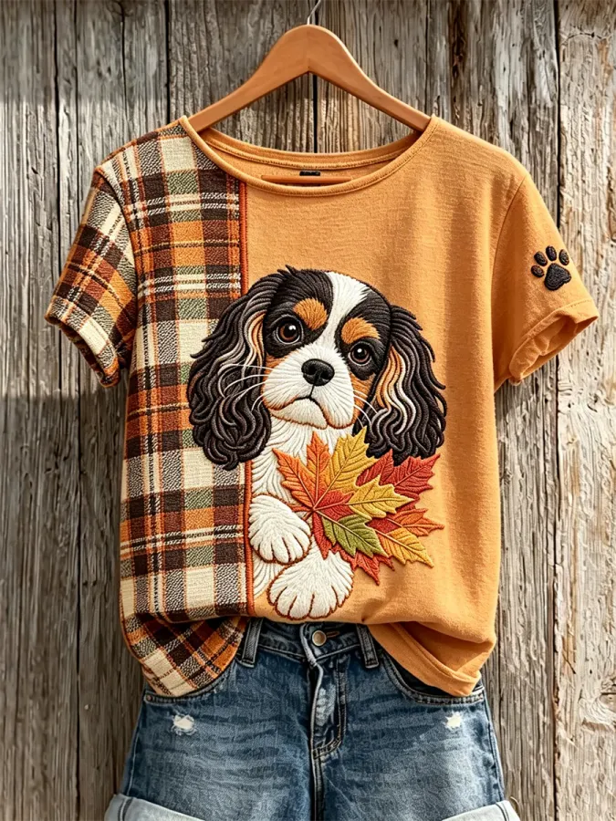 Women'S Peeking King Charles Dog With Maple Leaves Fall Plaid Contrast Print Short-Sleeved T-Shirt