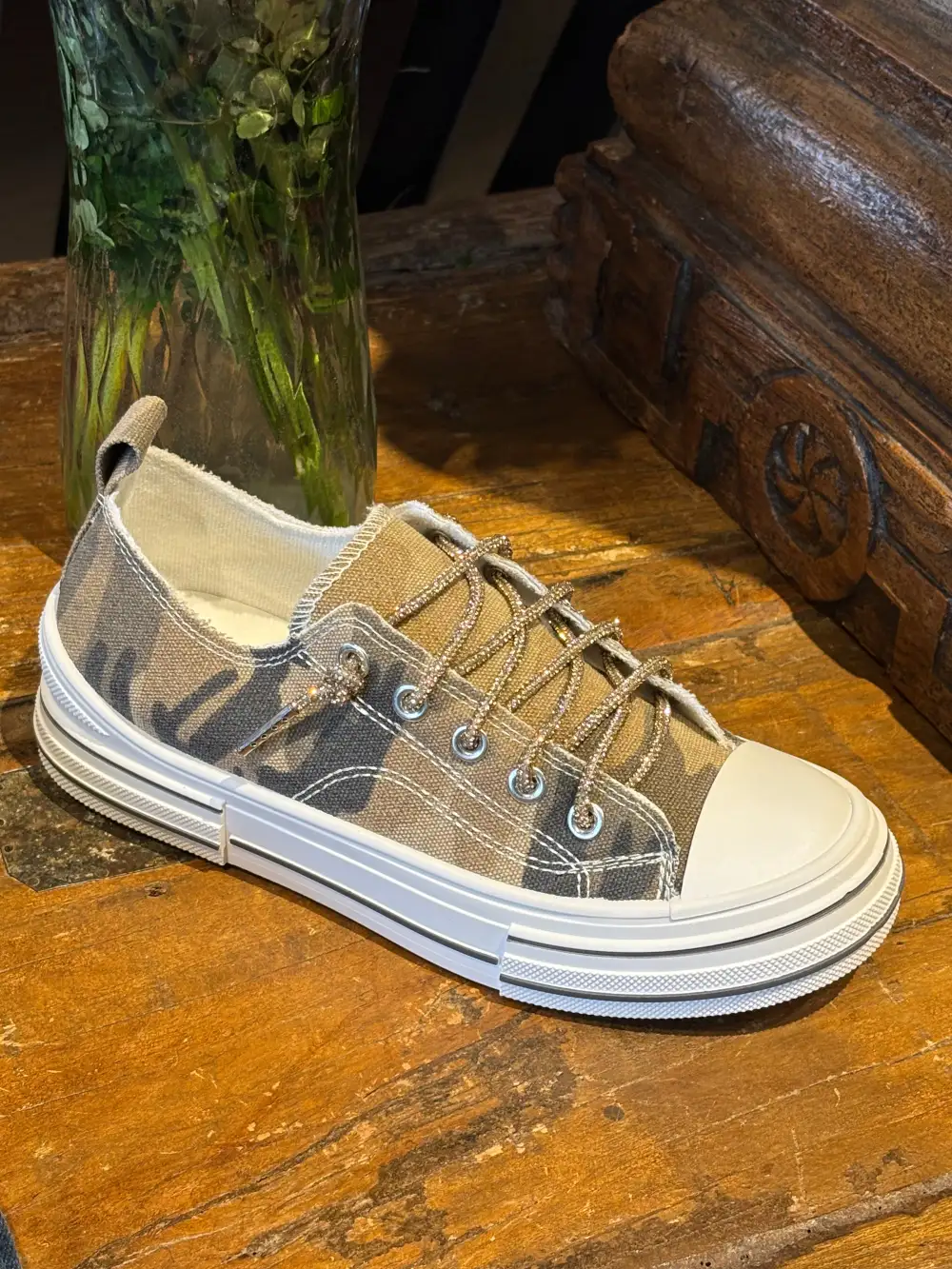 Relaxed Everyday Casual Sneakers