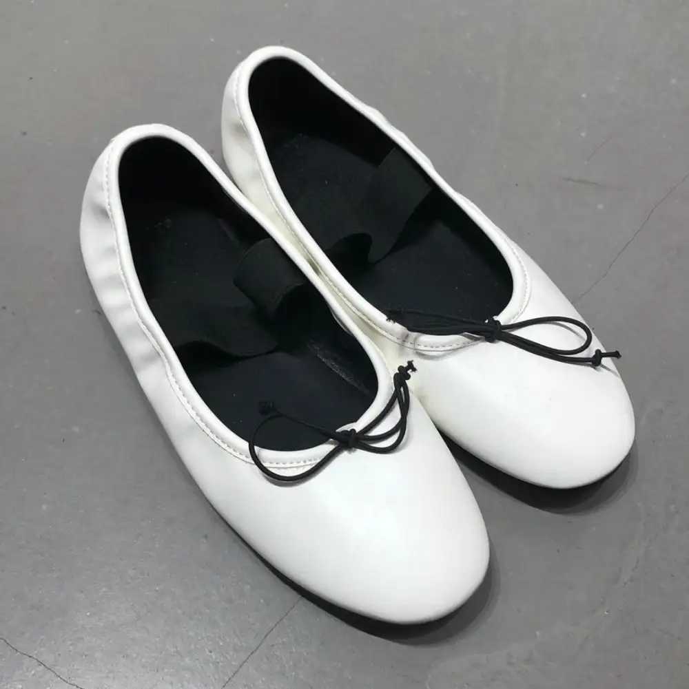 Polished Faux Leather Elastic Strap Ballet Flats