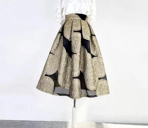 Airy Resort Embroidered High Waist Skirt