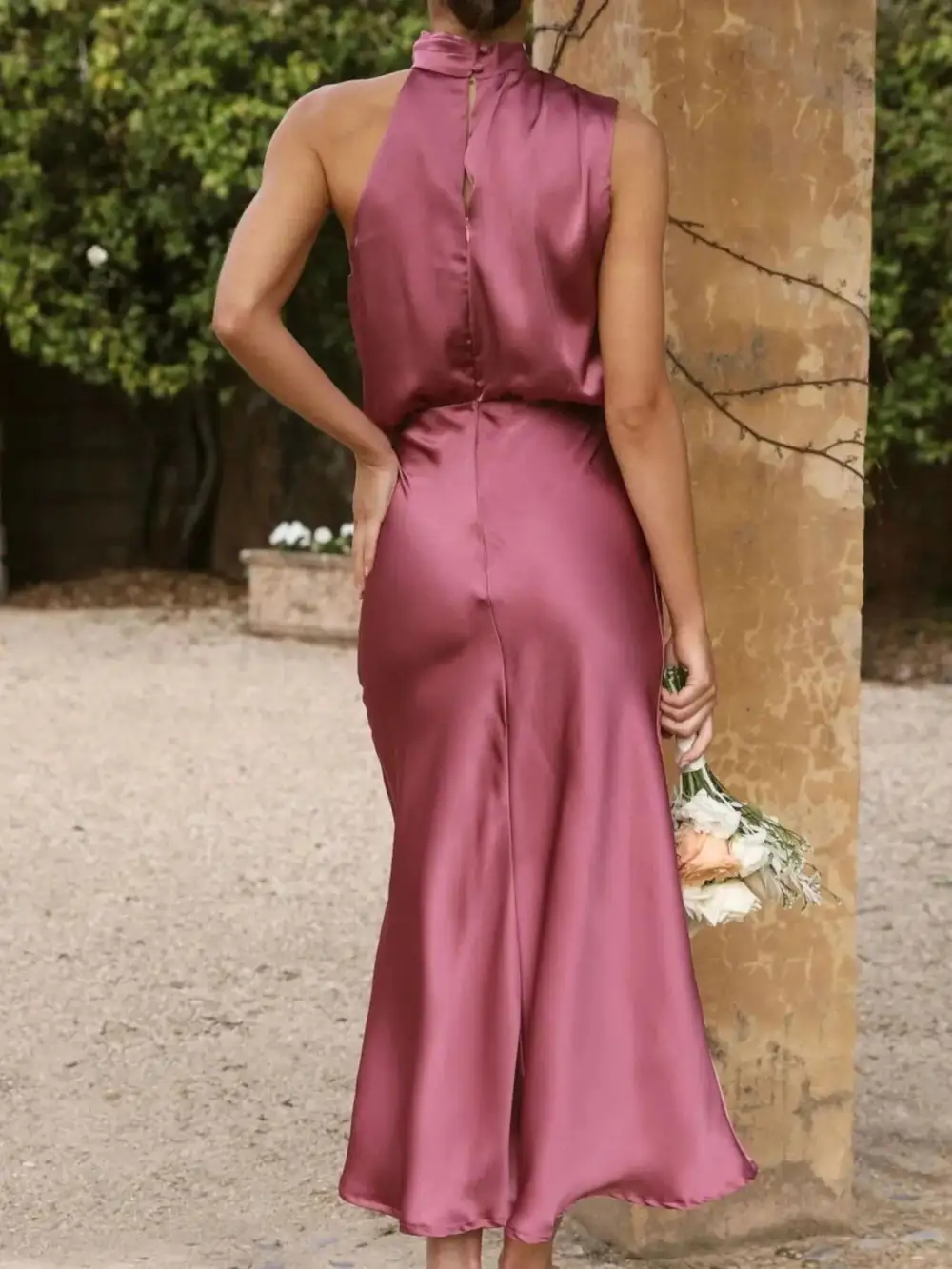 Modern Ruched Sleeveless Midi Dress