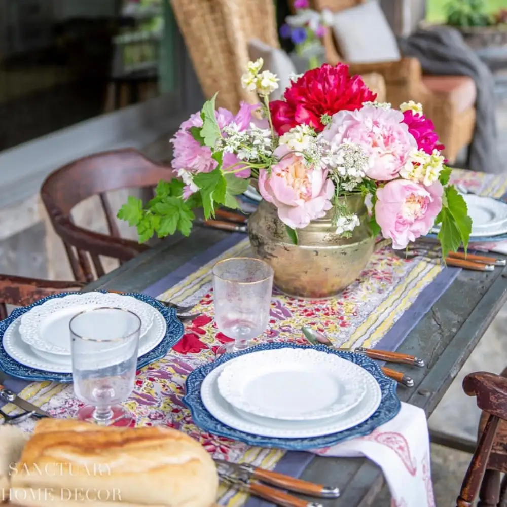 Loose Garden Watercolor Table Runner