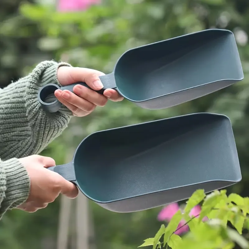 2 Pcs Plastic Garden Scoop Shovel