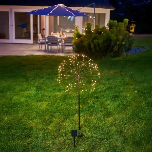 Everyday LED Solar Bloom Garden Light