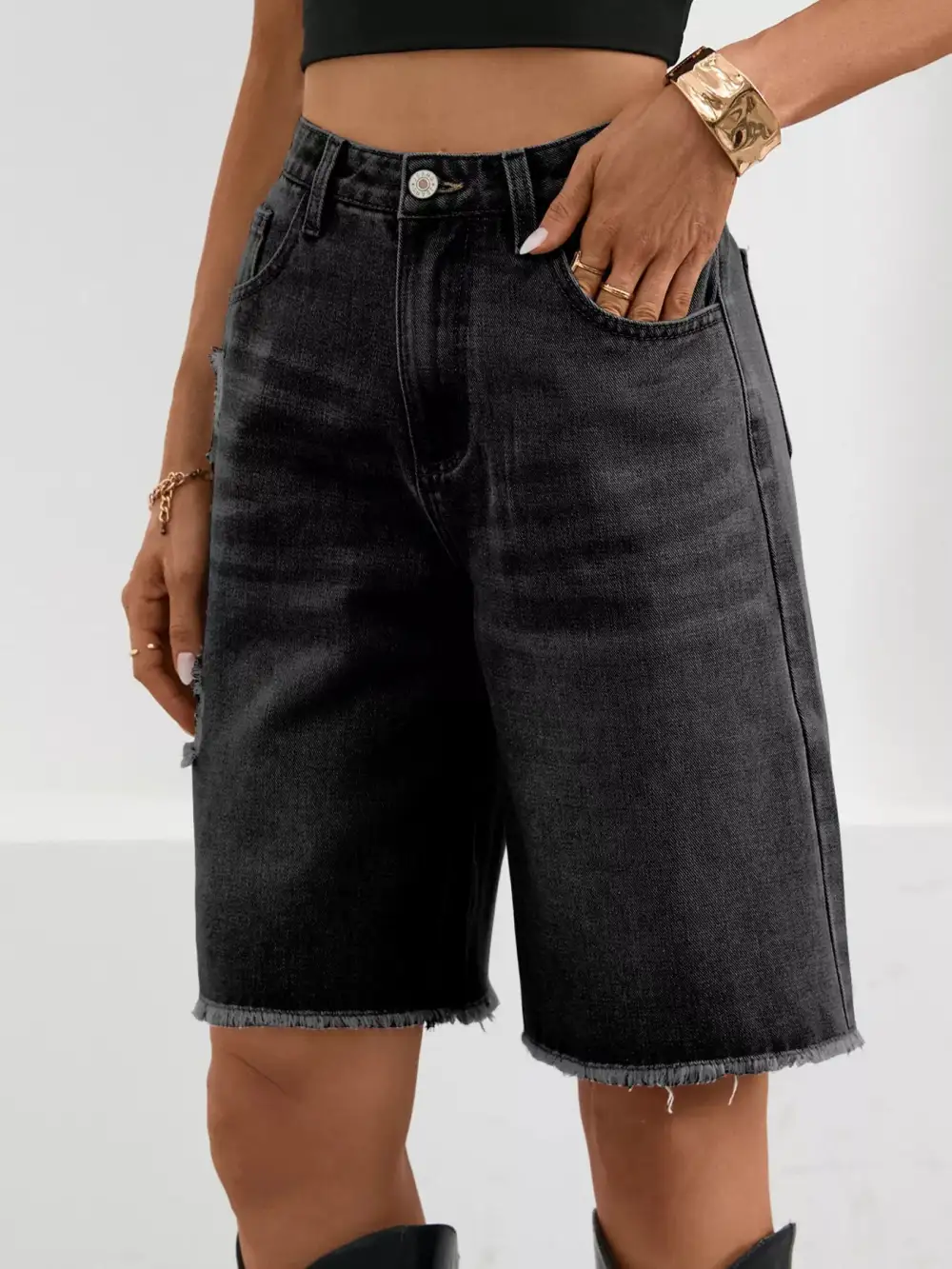 Clean Front Frayed Hem Shorts
