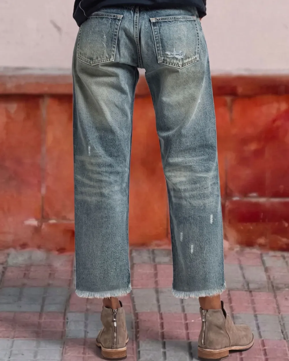 Casual Raw-Hem Mid-Rise Cropped Jeans