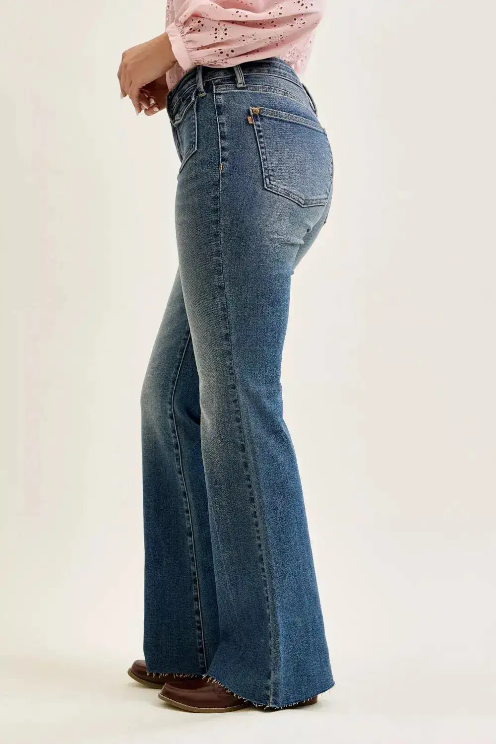 Mid Rise Flare Retro Style Raw Hem Pocketed Denim Jeans