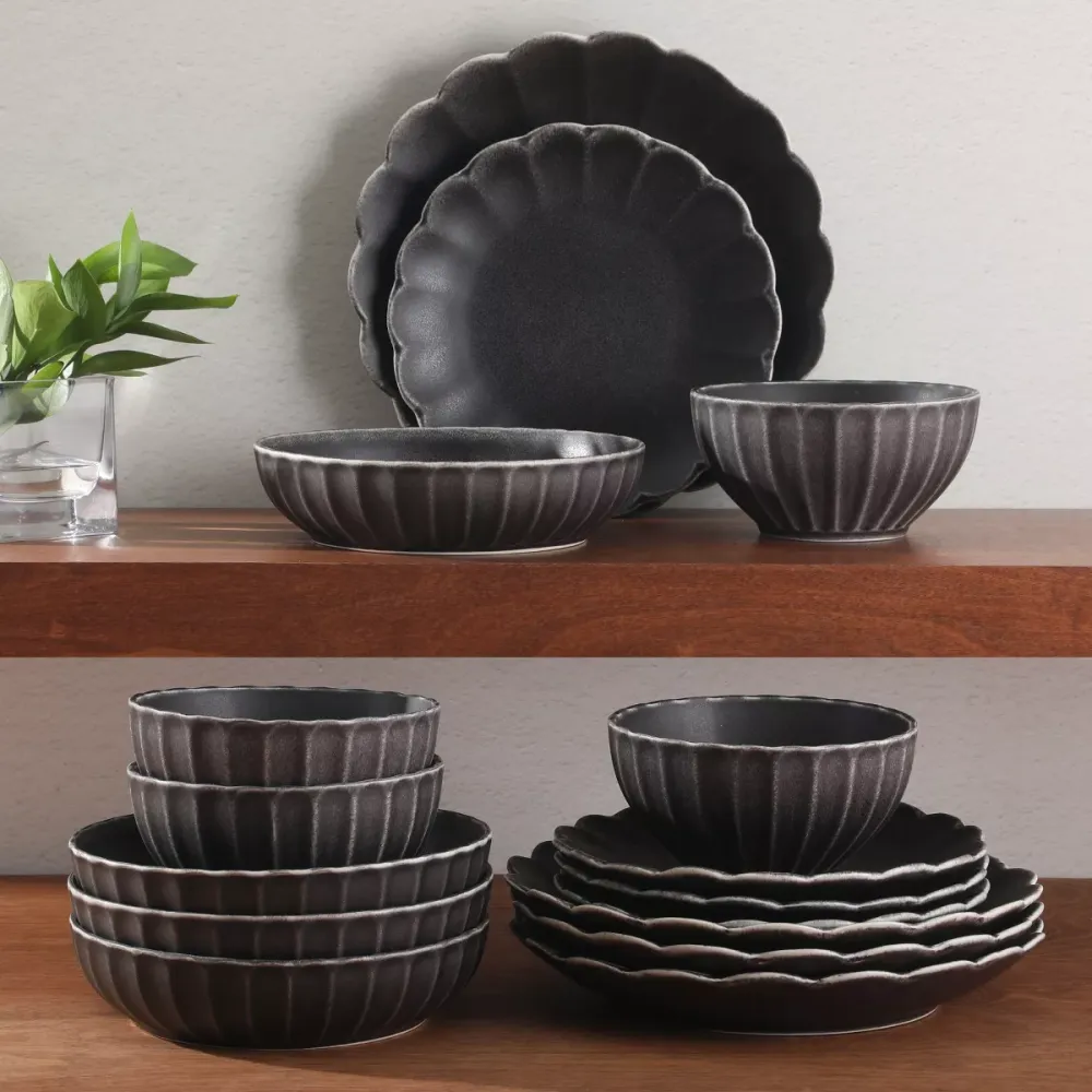 Stoneware 16-Piece Plates and Bowls Set Scalloped Reactive Glaze