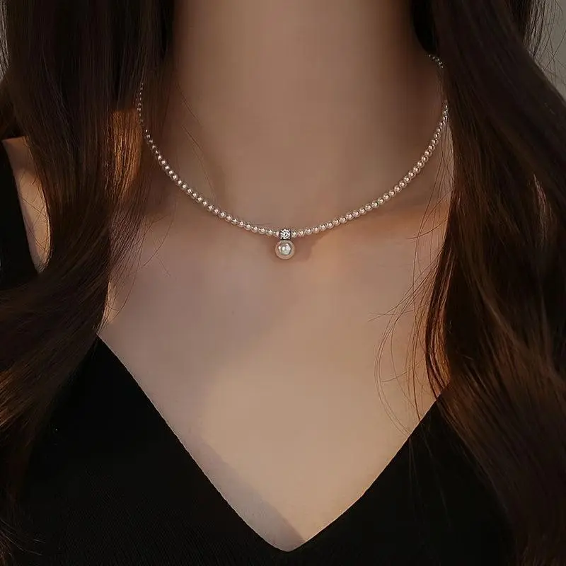 Women's Freshwater Pearl Necklace Clasp Fashion Accessory