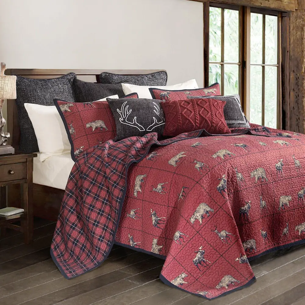 Classic Reversible Quilted Quilt Set