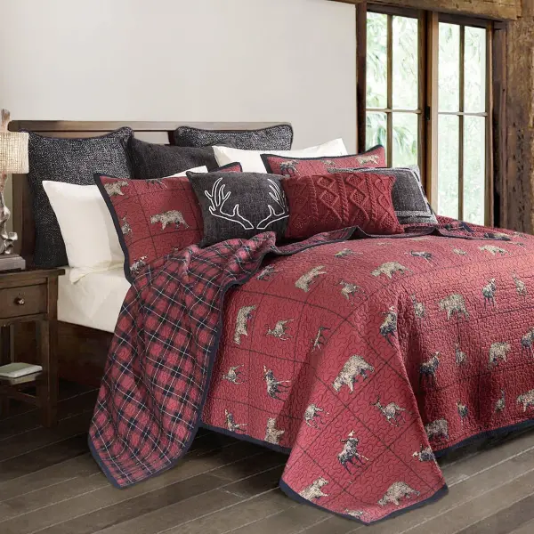 Classic Reversible Quilted Quilt Set