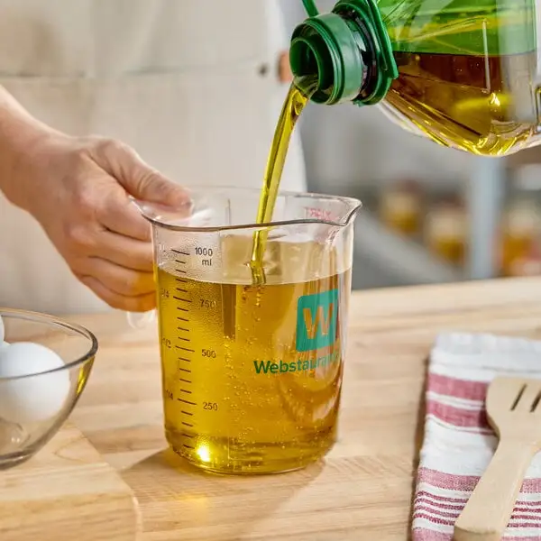 Low-Profile Plastic Measuring Cup