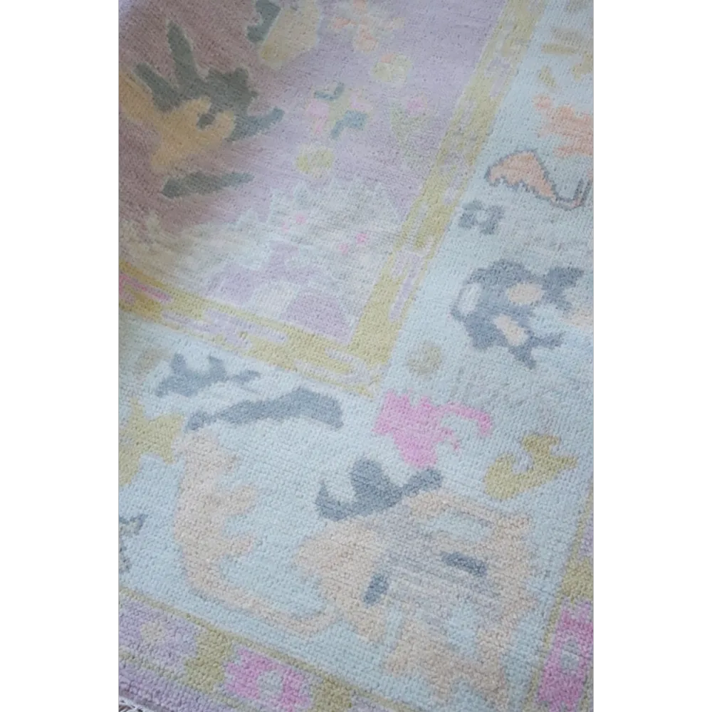 Traditional Medallion Hand-Knotted Wool Rug