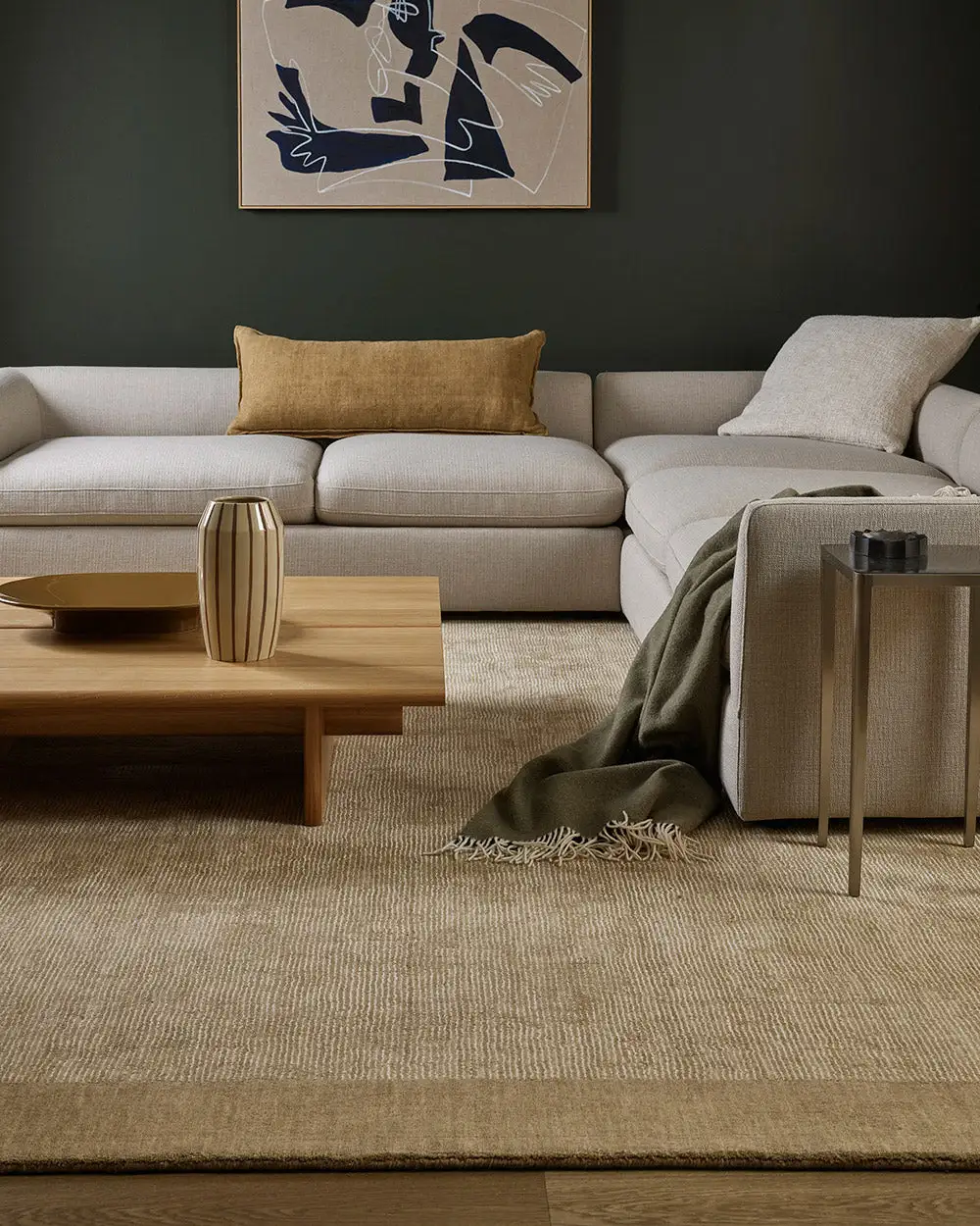 Wool Bordered Contemporary Grounded Area Rug