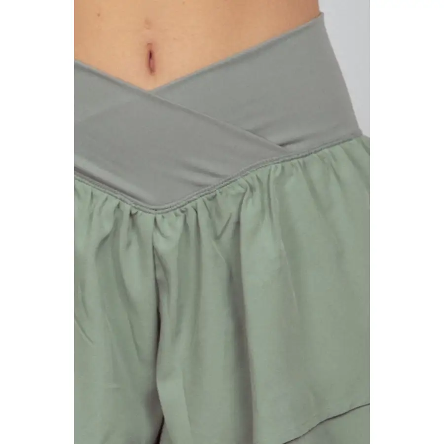 V-shaped High Waist Layered Active Shorts