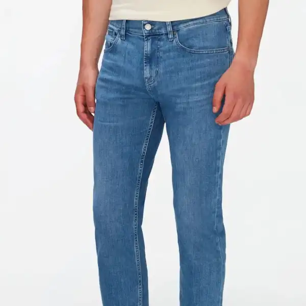 Casual Slim-Fit Stretch Denim Jeans