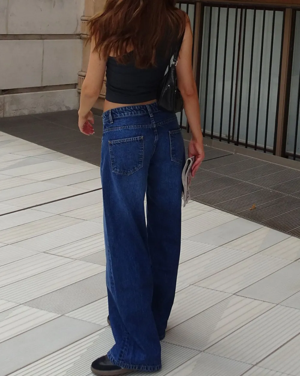 Relaxed Mid-Rise Straight-Leg Jeans