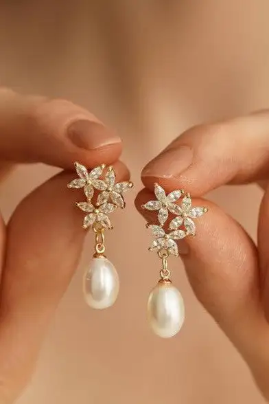 Shimmering Floral Vine Pearl Drop