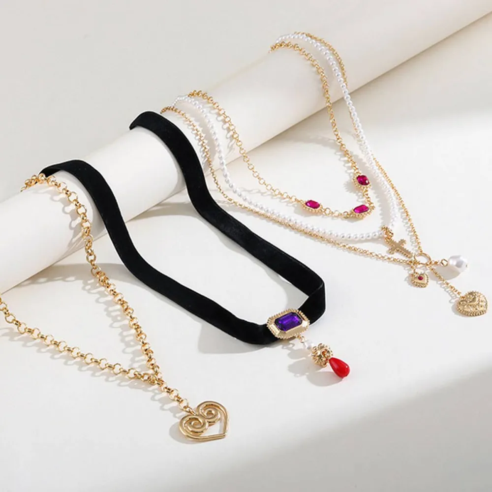 Rhinestone Pearl Heart Pendant Necklace