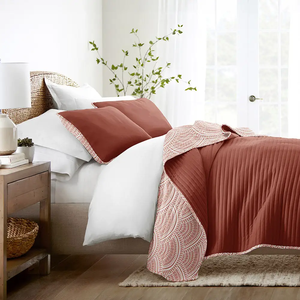 Scallop Reversible Quilted Coverlet Set