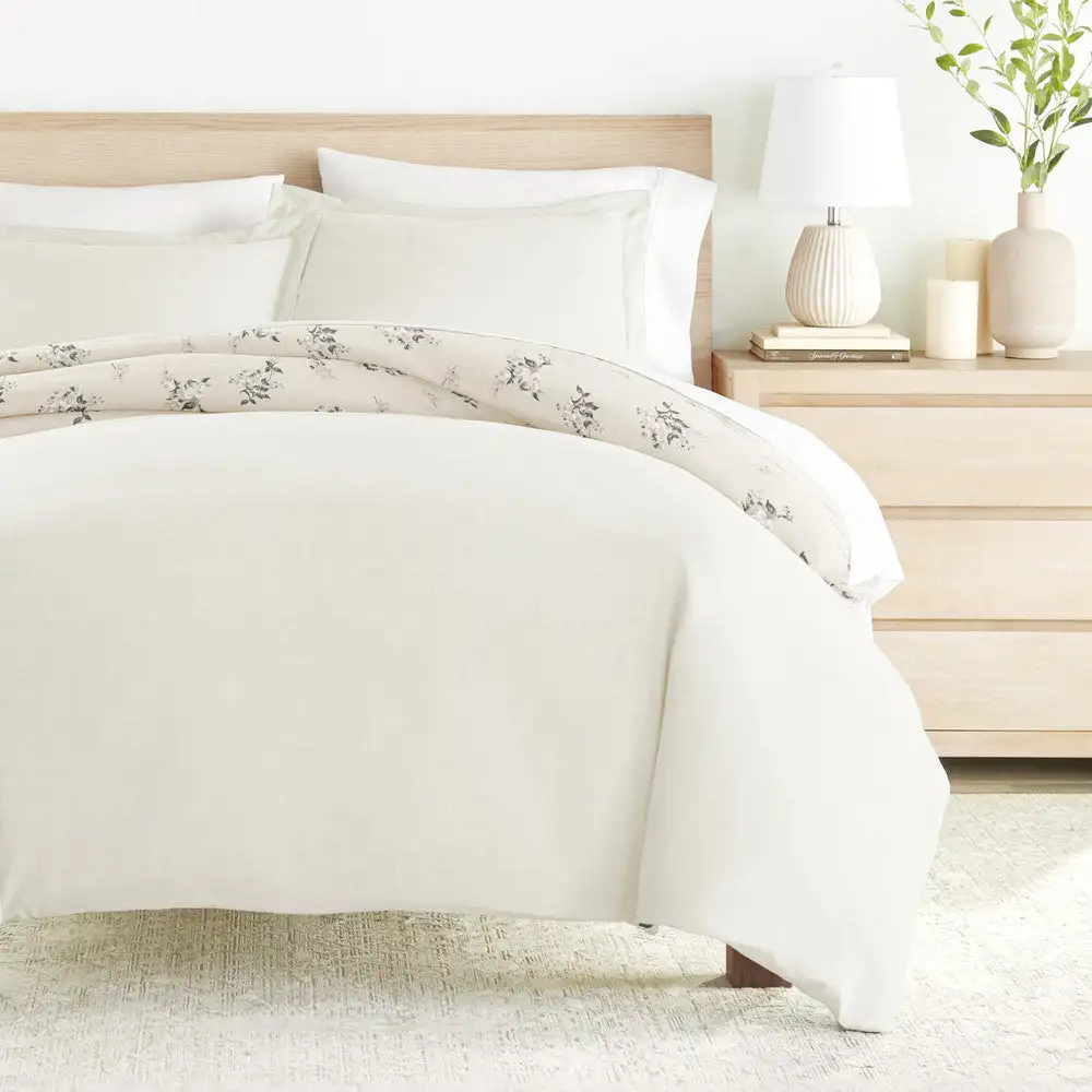 Delicate Floral Pattern Reversible Duvet Cover Set