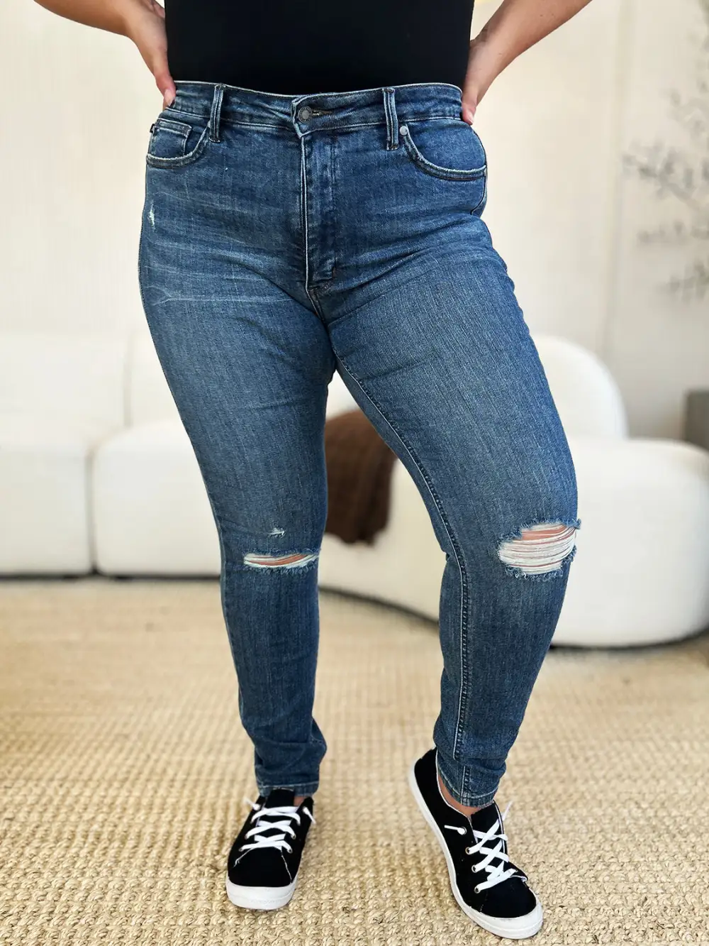 Mid Waist Distressed Jeans