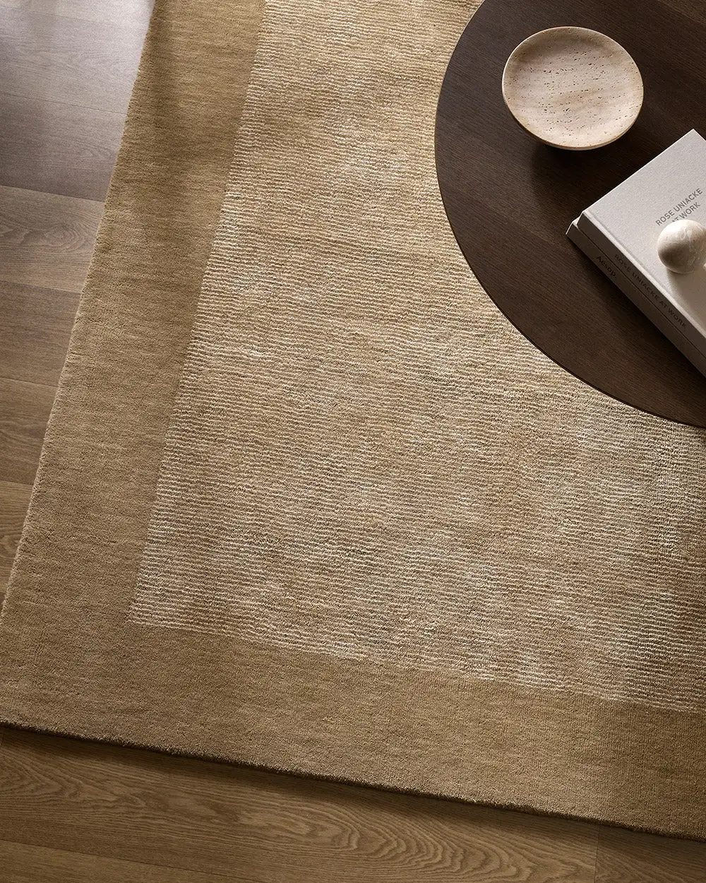 Wool Bordered Contemporary Grounded Area Rug