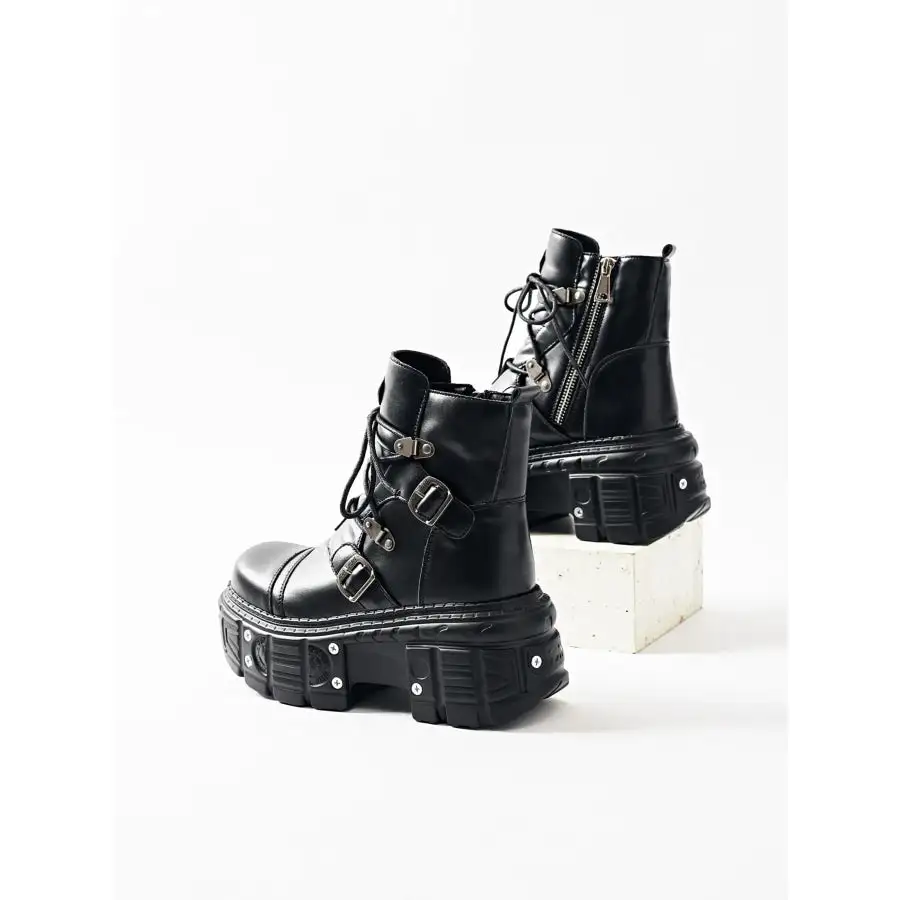 Relaxed Lace Up Platform Boots