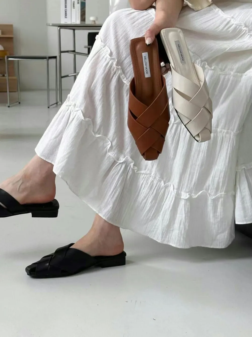 Calf Leather Pointed Woven Slip On Mules
