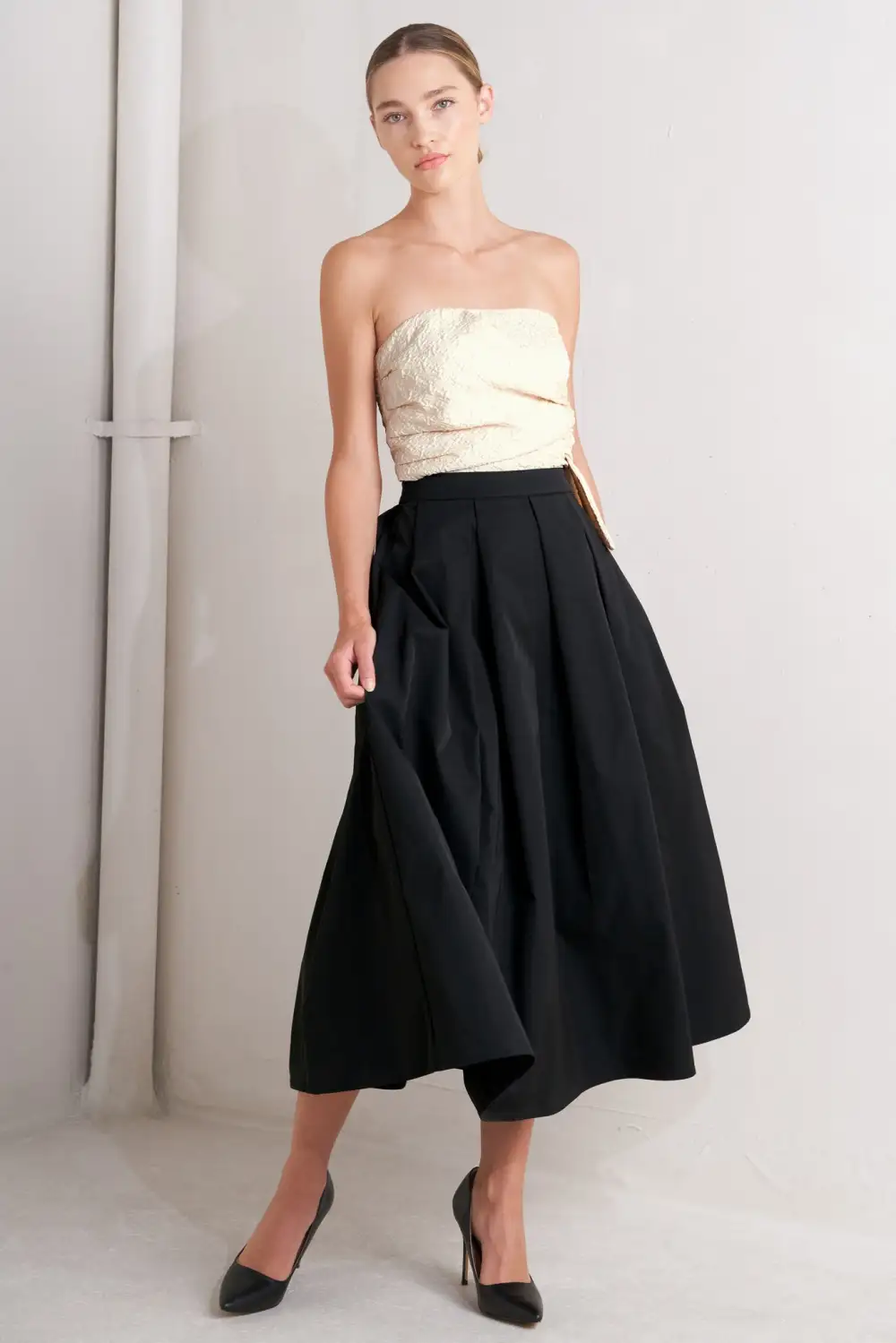 Classic Strapless Midi Dress