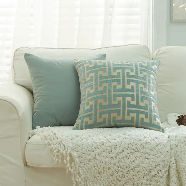 Refined Decorative Throw Blanket