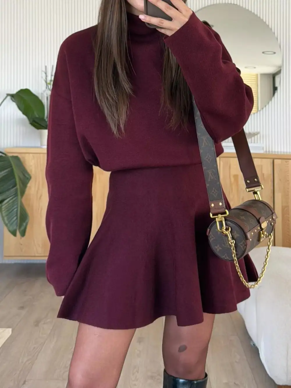 Bouncy Sweater Round Mini Dress