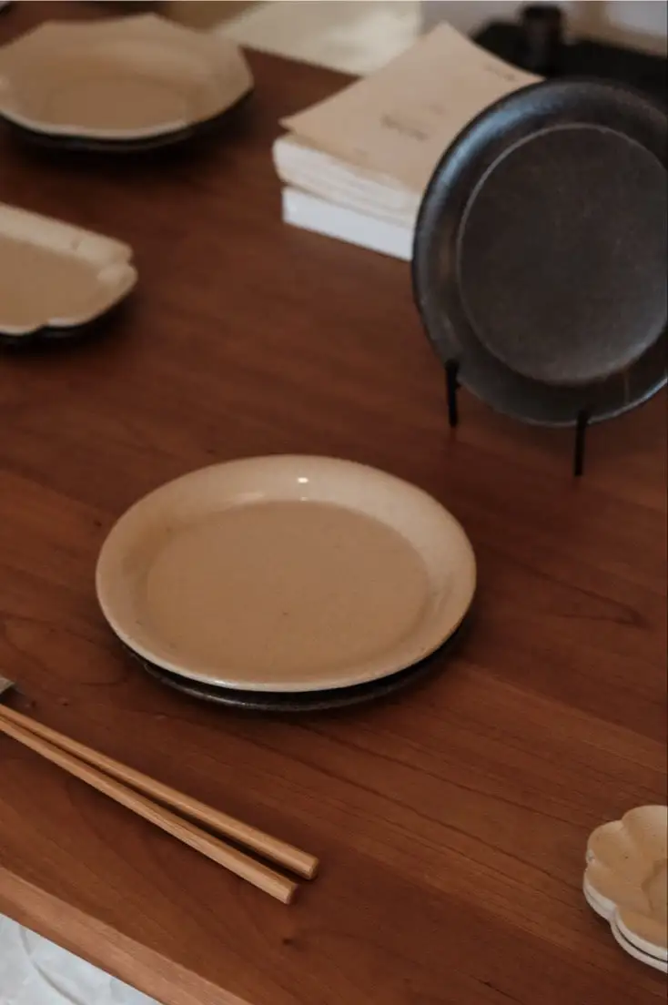 Handmade Round Rim Plate