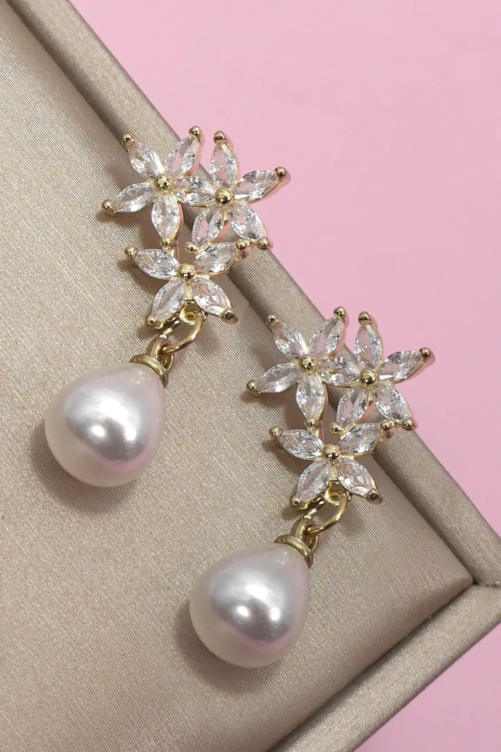 Shimmering Floral Vine Pearl Drop