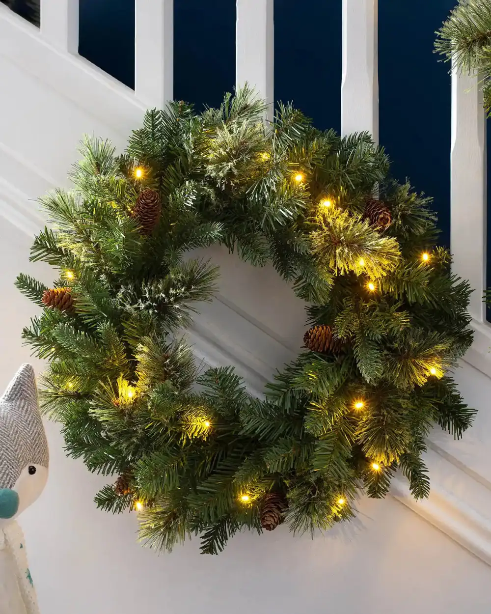 Pre-Lit Natural Pine Wreath