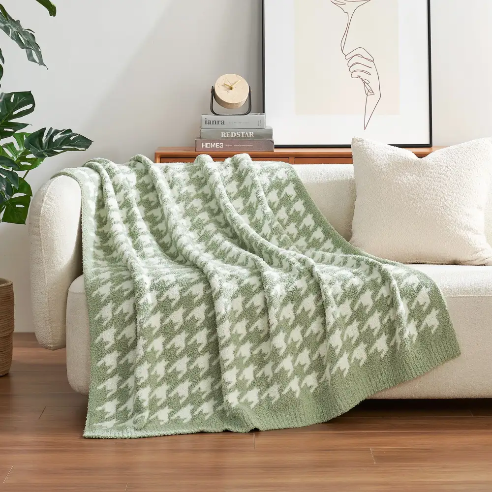 Cozy Houndstooth Blanket