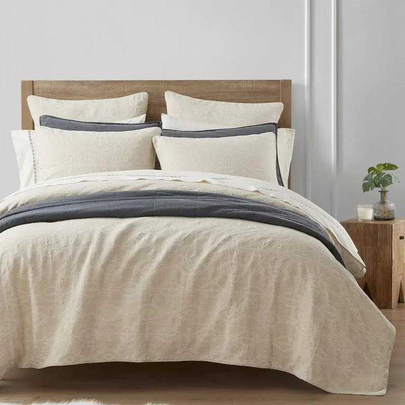 Refined Matelasse Geometric Duvet Cover Set