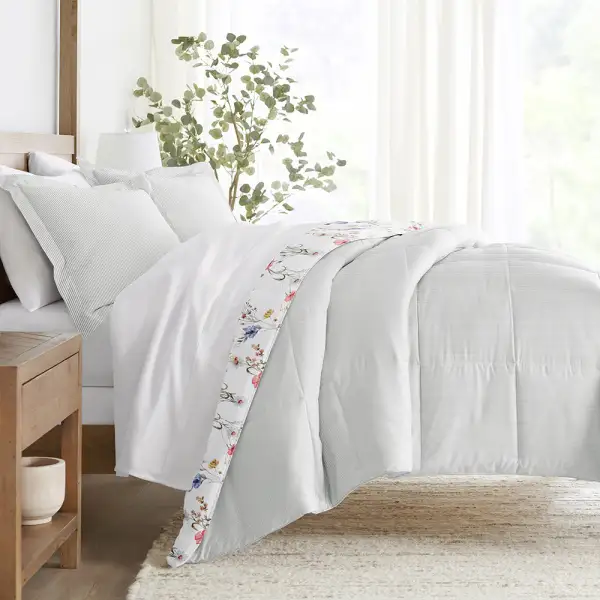 Meadow Floral Reversible Down Alternative Comforter Set