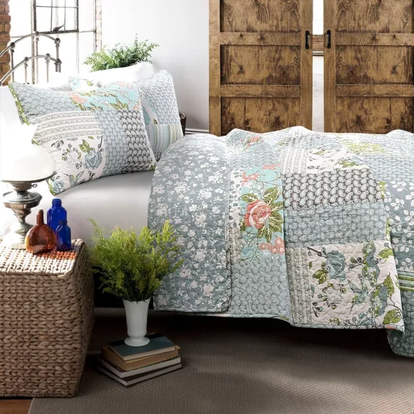 Essential Cotton Polyester Quilt Bedding Set