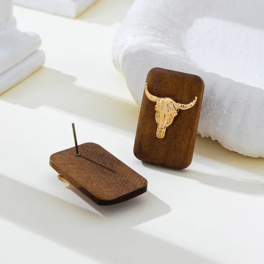 Wood Rustic Longhorn Bull Stud