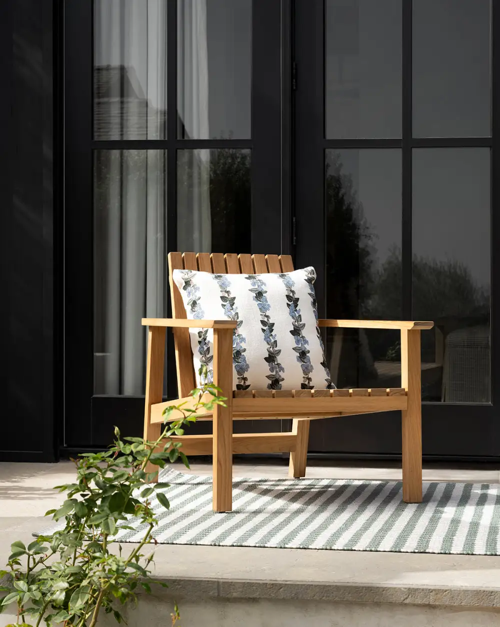 Handwoven Indoor-Outdoor Area Rug