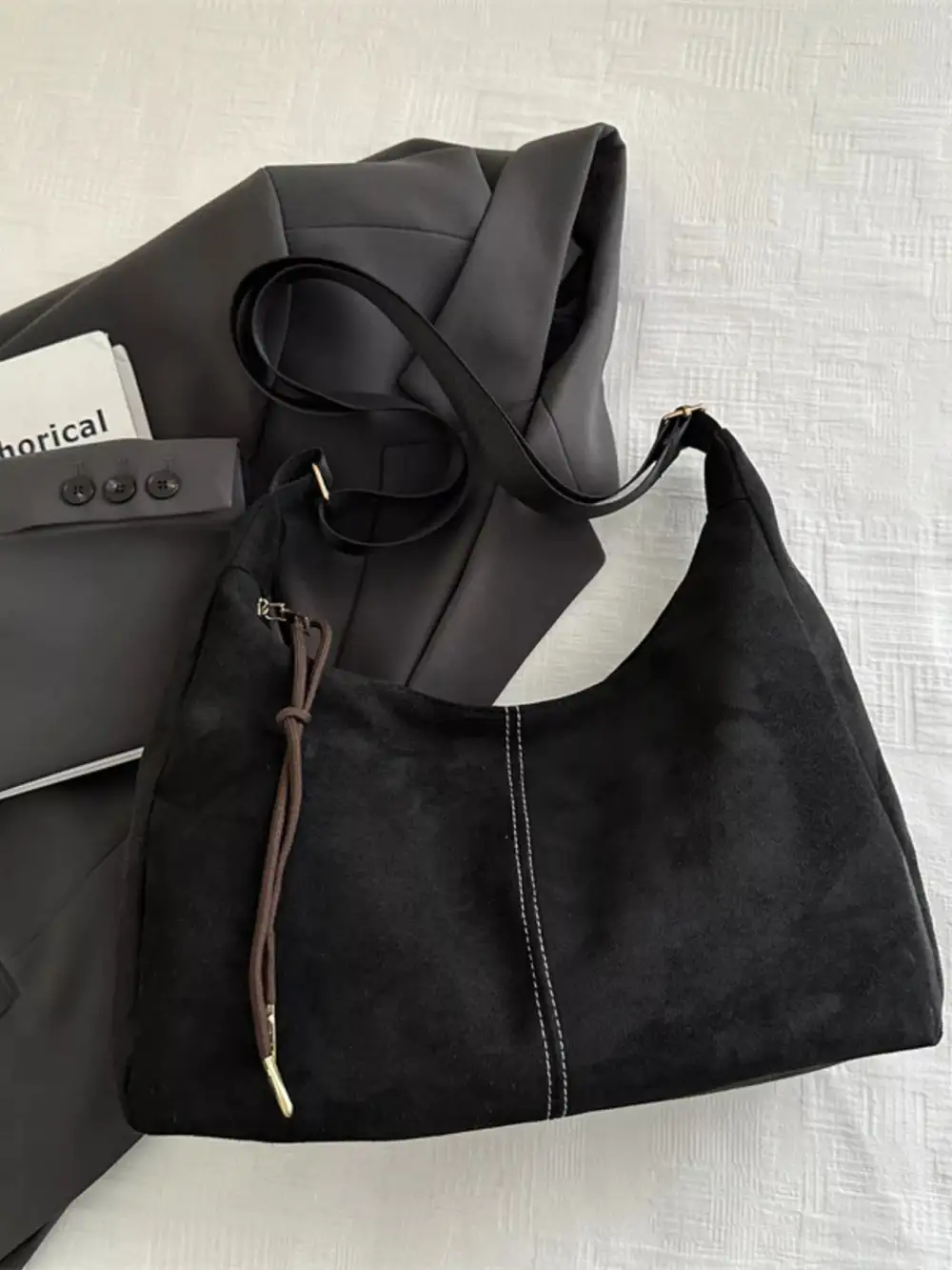 Minimal Look Crossbody Bag