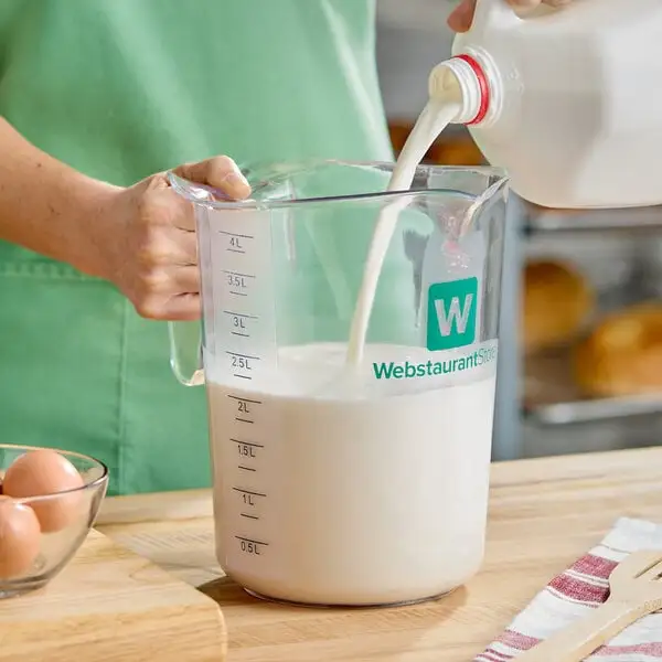 Everyday Plastic Measuring Cup