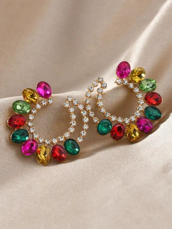 Minimal Romantic Accent Earrings