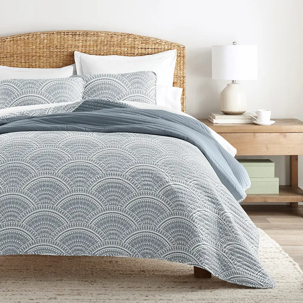 Scallop Reversible Quilted Coverlet Set