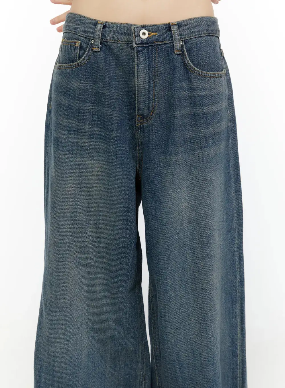 Stitch-Detail Low-Rise Baggy Jeans