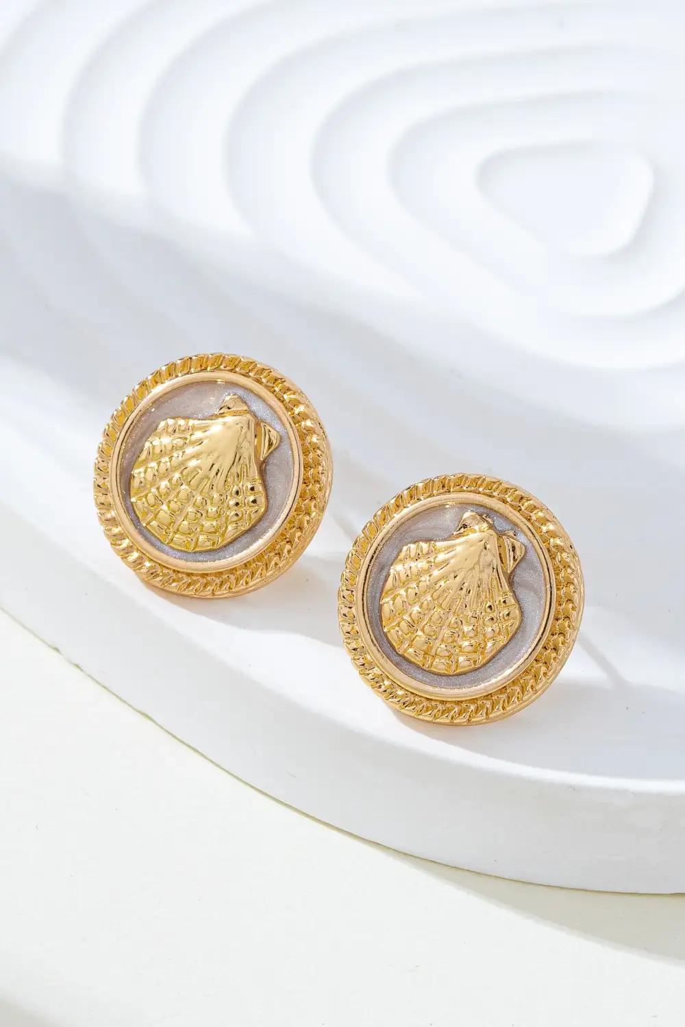 Shell namel Button Stud arrings